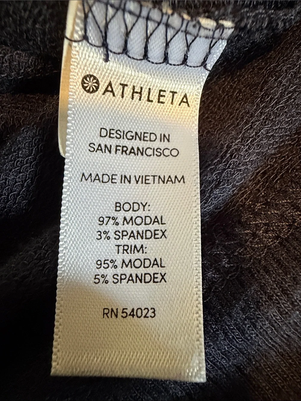 Athleta Pranayama Navy Wrap - Medium